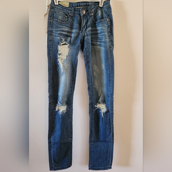 NWT Machine Distressed Size 3 Jeans - Picture 1 of 14